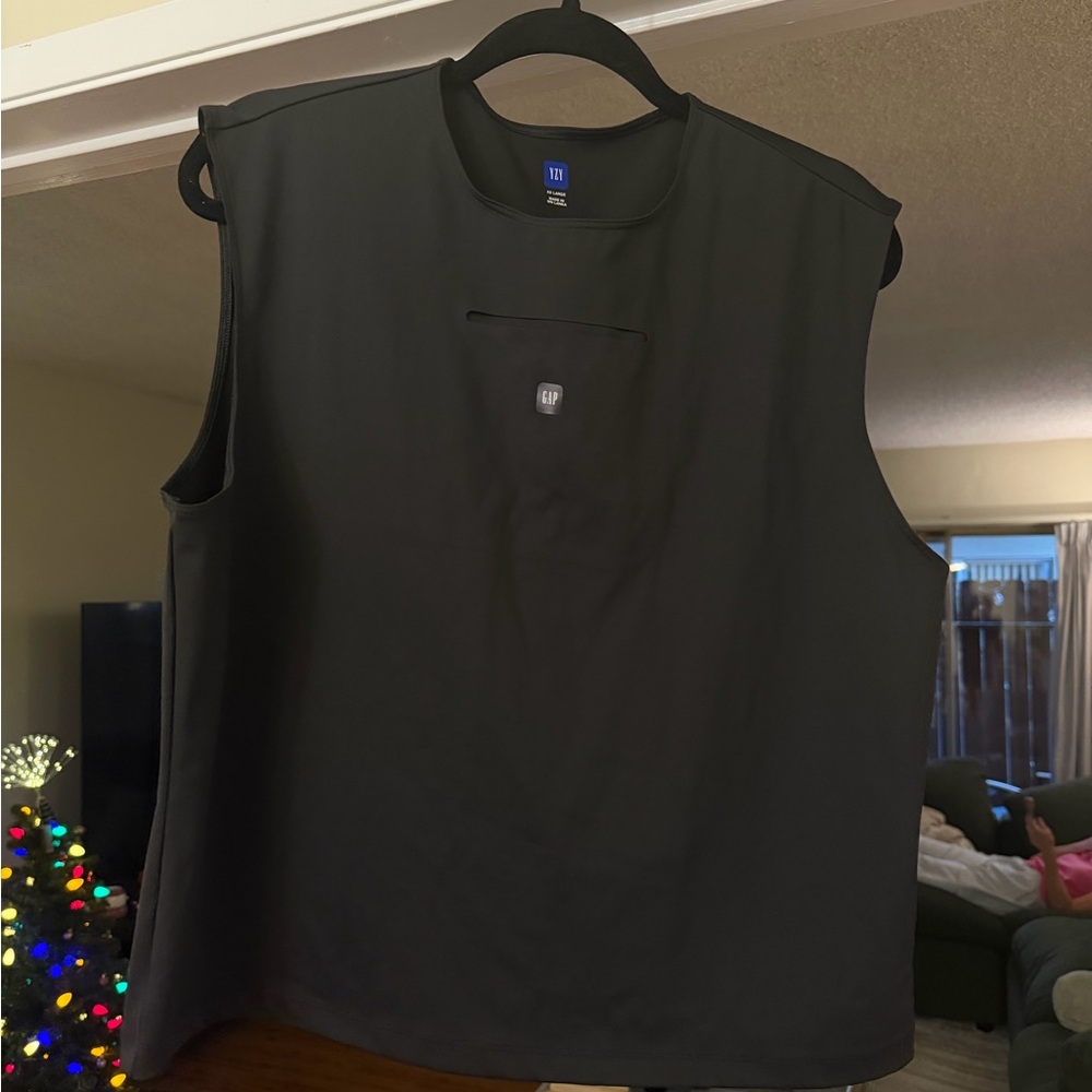 YZY GAP black Sleeveless Top